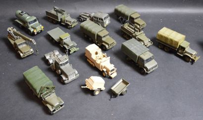 null "Solido, Corgi et autre….véhicules Militaire" Ensemble de 15 miniature au 1/43è....
