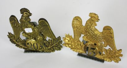 null Deux plaques de shako modèle 1837 : a) De troupe du 20ème régiment d'infanterie...