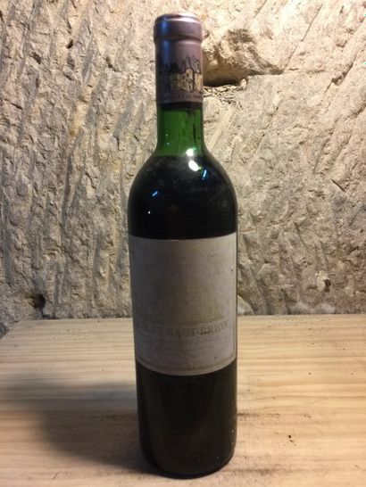 null 1 BLLE
Château HAUT BRION (Graves)
1955
Bon niveau/Etiquette passée