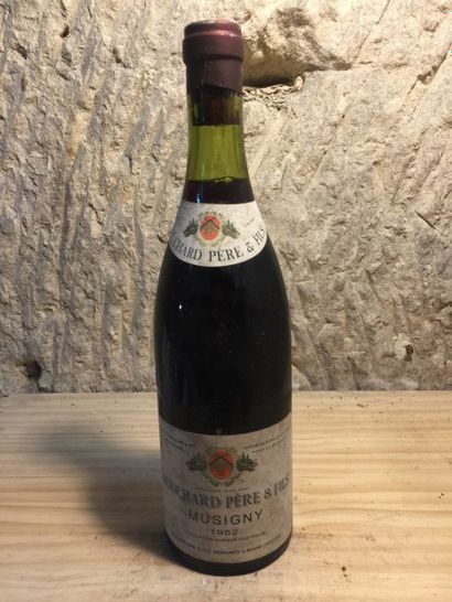 null 1 BLLE
MUSIGNY (Bouchard Père & Fils)
1952
Belle