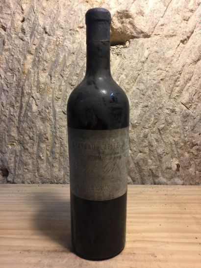 null 1 BLLE
Château LAFITE ROTHSCHILD (Pauillac)
1899
Très Belle/d'origine/Etiquette...