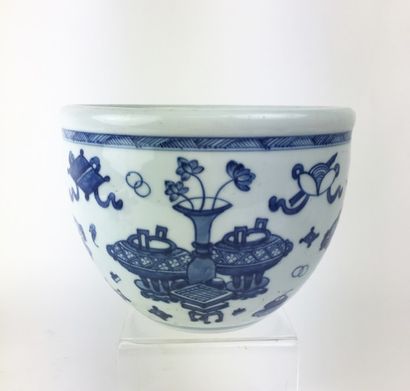  CHINE Cache-pot en porcelaine bleu et blanc Qing Haut : 13 cm