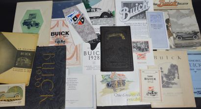  "Buick de 1918 à 1931" 8 Catalogues, 12 Dépliants, 6 Feuillets, 5 Photos, 1 Bulletin,...