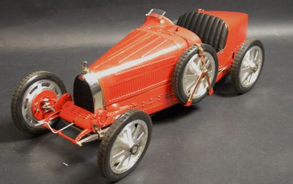 null "Bugatti - J.P Fontenelle "

Maquette au 1:8 ème, Bugatti type 37A, couleur...