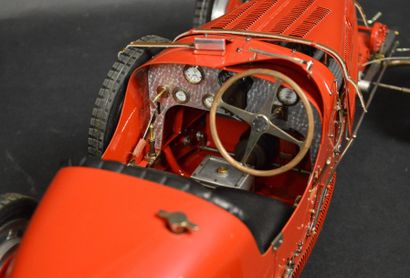 null "Bugatti - J.P Fontenelle "

Maquette au 1:8 ème, Bugatti type 37A, couleur...