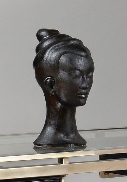 null FRANCOIS SALEM (XXe) « Buste de femme au chignon » Sculpture en céramique patinée...