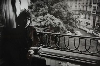 null CLAUDE AZOULAY (Né en 1934) Bob Dylan, Paris, Mai 1966 Tirage argentique sur...