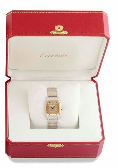 null CARTIER MONTRE SANTOS Galbée Montre en or jaune et acier, boitier carré à fermoir...