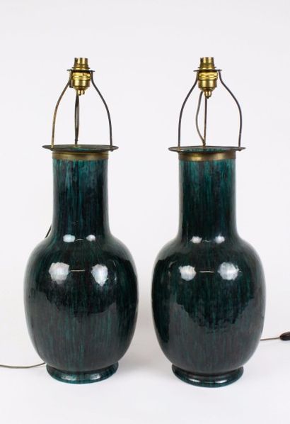 null Clément MASSIER (1845-1917) Paire de Vases montés en lampe de forme balustre...
