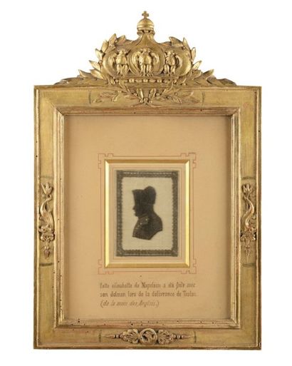 null « L’Empereur Napoléon Ier » Silhouette de profil, tête à droite, coiffée de...