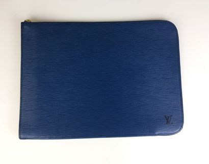 LOUIS VUITTON PORTE - DOCUMENT en cuir alma de couleur bleu canard. Dim : 37,5 cm...