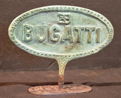 null Laurent GEORGES (Né en 1940) "Logo Bugatti " Bronze, fonte à la cire perdue...
