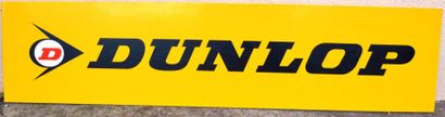 null "Dunlop" Plaque peinte rectangulaire, en bandeau, simple face. Bon état, 30...