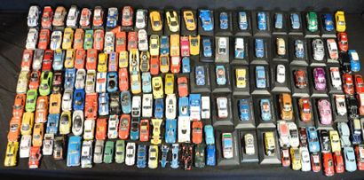 null "Miniatures Courses & Rallyes" Lot de plus de 230 miniatures au 1/43° sur le...
