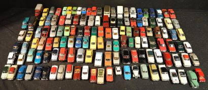 null "Miniatures Simca, Opel, Panhard, Saab…." Lot de 135 miniatures au 1/43° sur...