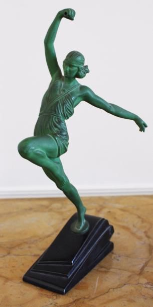 null Pierre LE FAGUAYS (1892-1962) La Lanceuse de javelot Bronze à patine verte Socle...