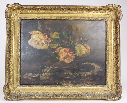 null Victor LECLAIRE (1830-1885) Jetée de roses sur un entablement Huile sur panneau...