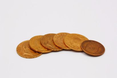 null LOT DE CINQ pièces en or jaune de 20 francs dont 4 au profil de Napoléon III...