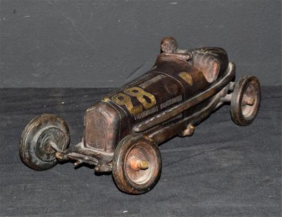 null Gordon CHISM (Xxème)

 "Alfa Roméo Monza"

Bronze représentant Tazio Nuvolari,...