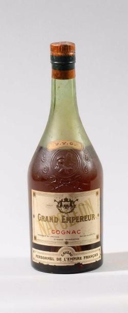 null Bouteille de Cognac «Grand Empereur», «Caveau personnel de l’Empire Français»...