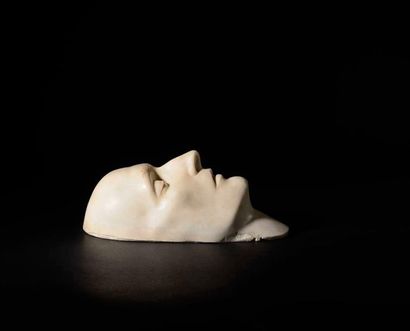 null Masque mortuaire de l’Empereur Napoléon Ier en marbre fourré de plâtre. D’après...