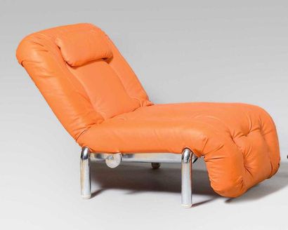 null GIOVANNI OFFREDI (1927-2007) Large fauteuil inclinable sur tubes de métal chromé...