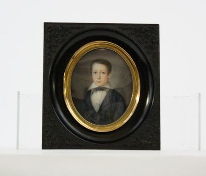 null A. DELATOUR (Att.à) Ecole Française, vers 1820. Portrait d’un jeune garçon en...