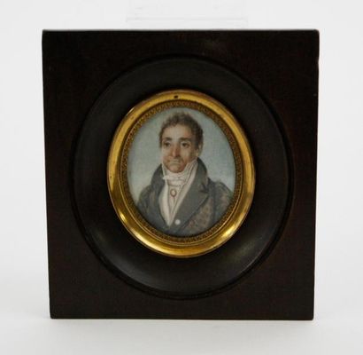 null ECOLE FRANCAISE VERS 1815 Portrait d'homme à la redingote grise vers la gauche...