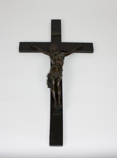 null CHRIST en bronze patiné XIXème siècle Haut : 28 cm