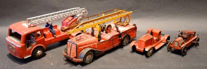 null "Camions pompiers en tôle litho Joustra, Jep et autre"

Camion échelle Joustra...