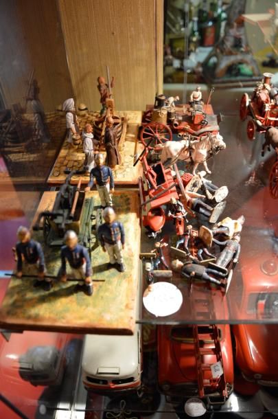 null "Dioramas et soldats de plomb en ronde bosse "

Deux dioramas signés J.P. Lemire...
