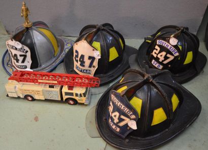 null " Casques pompiers Oceansire , New-York" Trois casques de la caserne n°247 South...