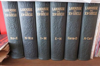 null "Petit journal Illustré et Larousse mensuel illustré"

9 volumes du journal...