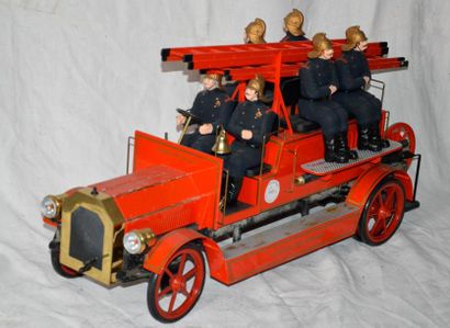 null " Maquette par Claude Marino : Camion pompe de Londres."

Camion pompe des pompiers...