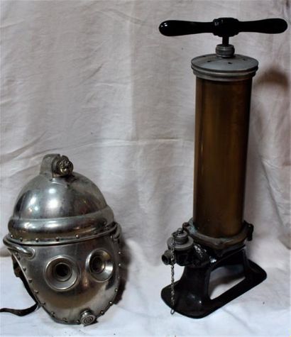 null « Casque respiratoire, modèle 1893 » Casque respiratoire de sapeur-pompier,...