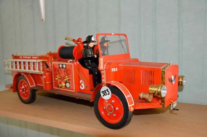 null "Maquette par Claude Marino : Auto Pompe de New York"

Auto pompe des pompiers...