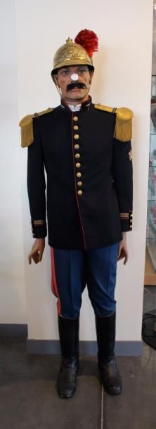 null " Uniforme et Casque de Bethencourt" Mannequin avec un uniforme. Vareuse aux...