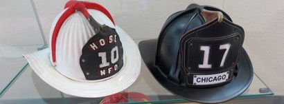 null " Casques métal Fire Department" Deux casques en métal, milieu du XXème. L'un...