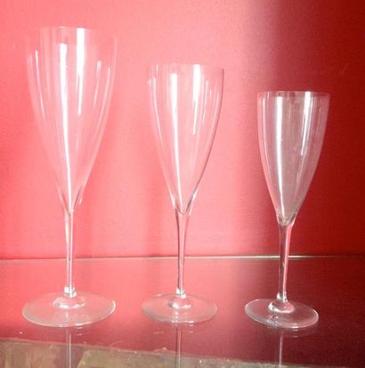null BACCARAT Partie de service de verres en cristal modèle Dom Pérignon comprenant...
