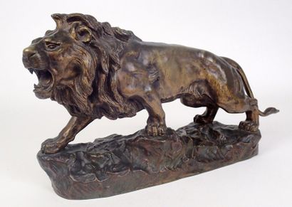 null Jean-Bernard DESCAMPS (1872-1948) Lion rugissant Bronze à patine médaille signé...