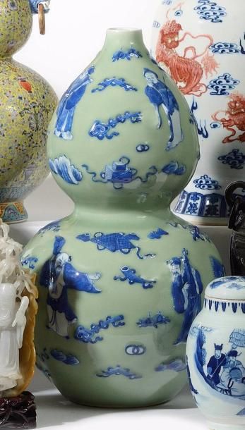 null CHINE Grand vase double gourde à l'imitation d'une calebasse en porcelaine à...