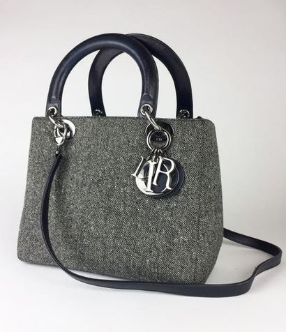 DIOR SAC "Lady Dior" en tweed gris, garniture en métal argenté, breloques abécédaires,...