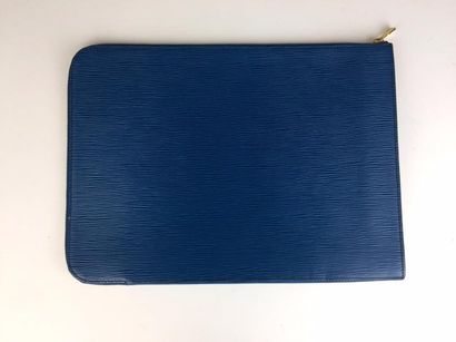 LOUIS VUITTON PORTE - DOCUMENT en cuir alma de couleur bleu canard. Dim : 37,5 cm...