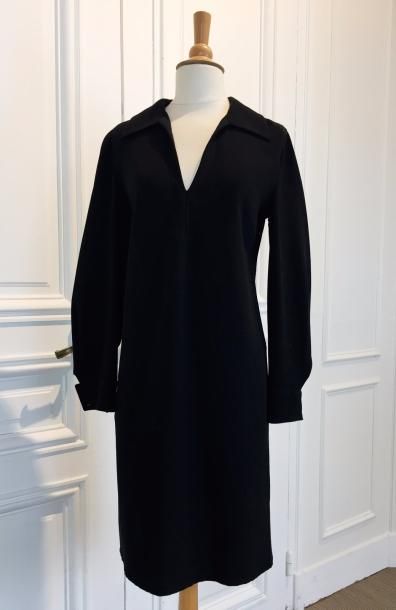 Nina RICCI ROBE noir. T. 38. Bon état.