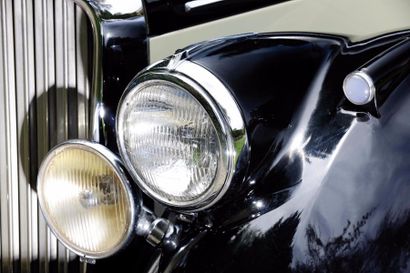 null 1950 Jaguar Mark V Cabriolet n° châssis : 647205. Carte grise française.

La...