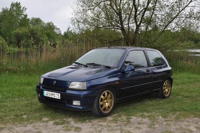 null 1993 Renault Clio Williams N° 0872 sur 5 000 exemplaires. Même propriétaire...