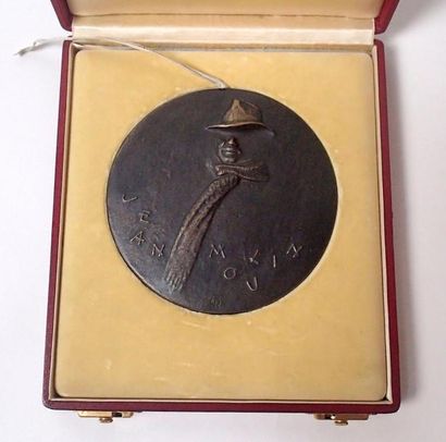 null Emile François ROUSSEAU (1853-?) Médaillon en bronze patiné représentant Jean...