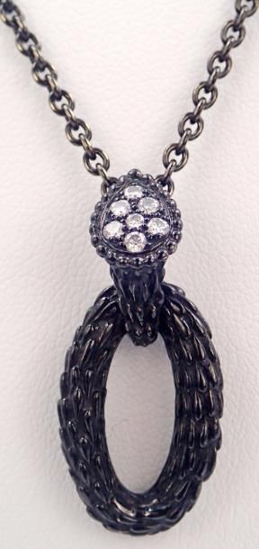 BOUCHERON BOUCHERON 

PENDENTIF et sa chaine en or noirci (18k) modèle "Serpent Bohème",...