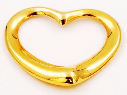 TIFFANY & CO TIFFANY & CO 

PENDENTIF en or jaune (18k) au motif d'un coeur. Signé...