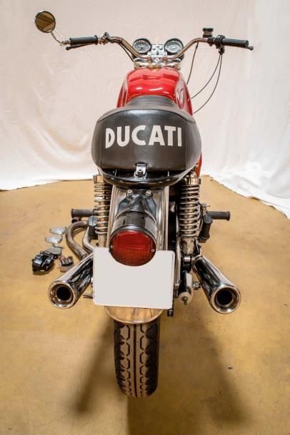 null 1972 DUCATI 750F Très bon état de fonctionnement équipée de la fourche Marzocchi...